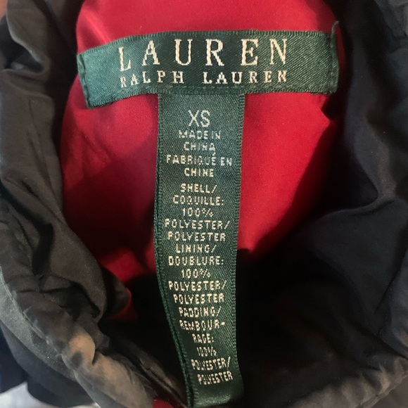 Black and red zip up vest - Picture 2 of 2